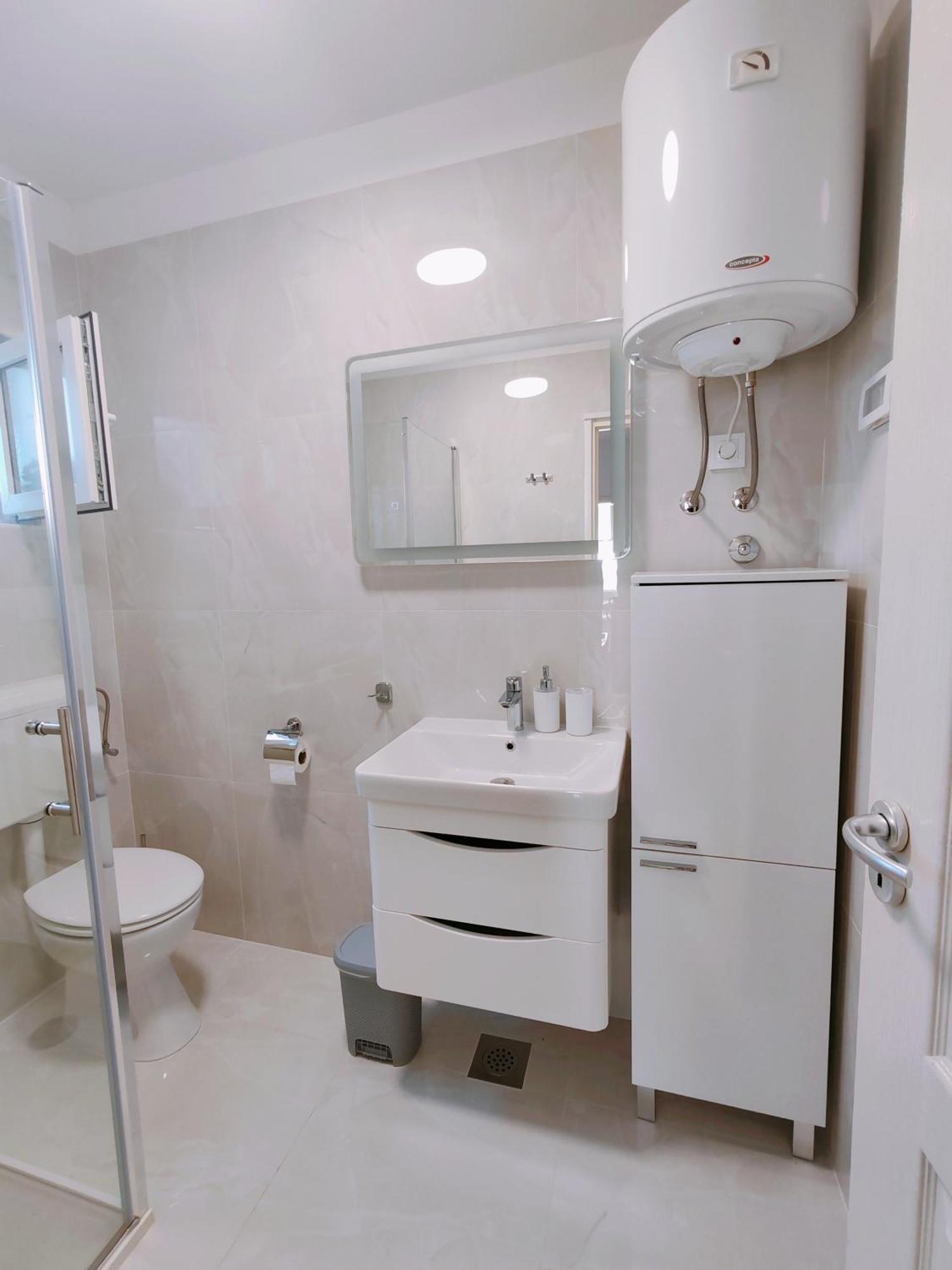 Apartmani Bojana Ровин Екстериор снимка