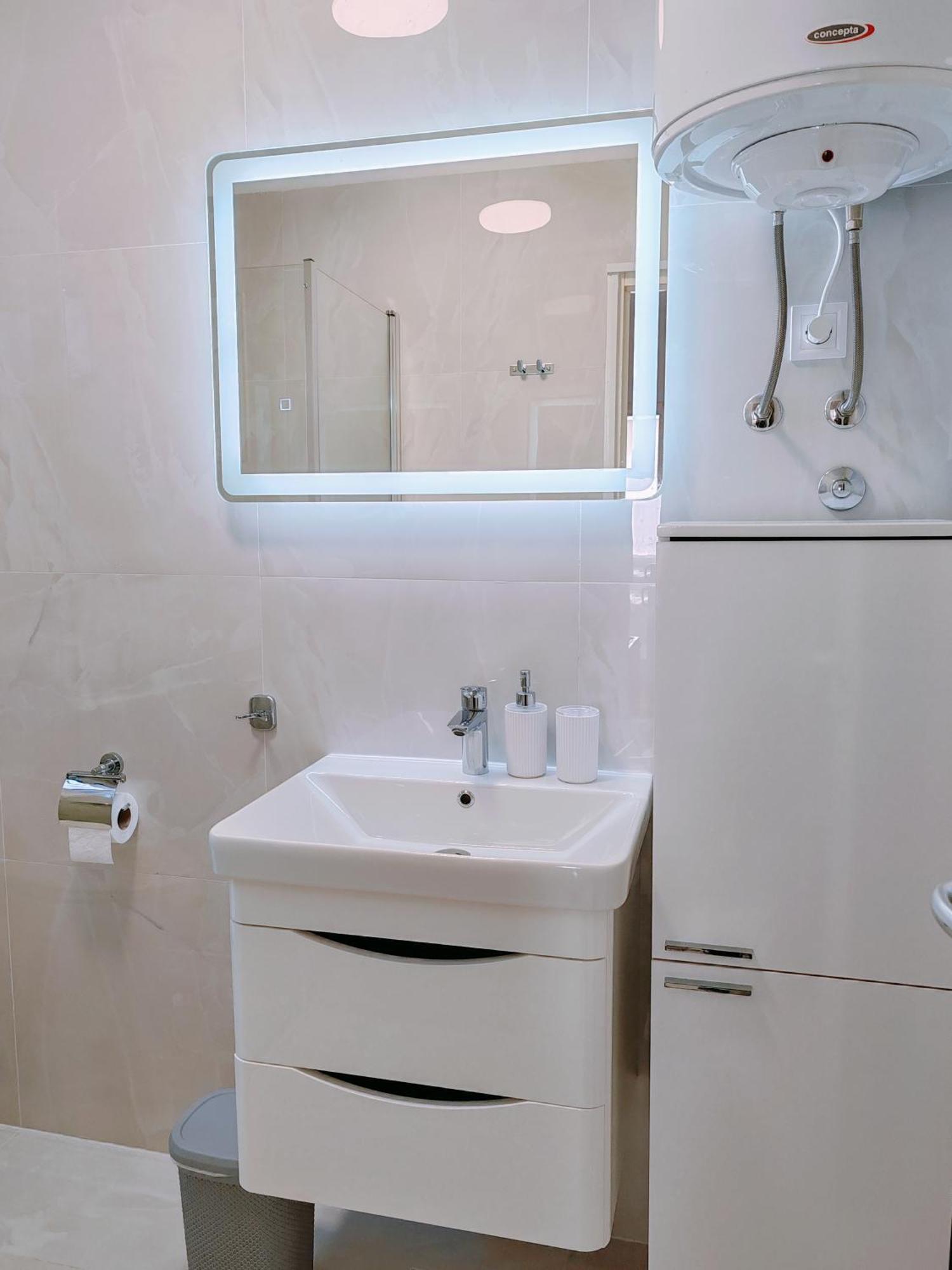 Apartmani Bojana Ровин Екстериор снимка