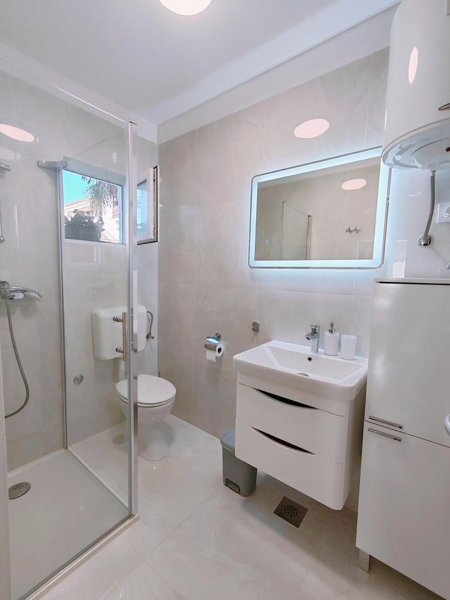 Apartmani Bojana Ровин Екстериор снимка